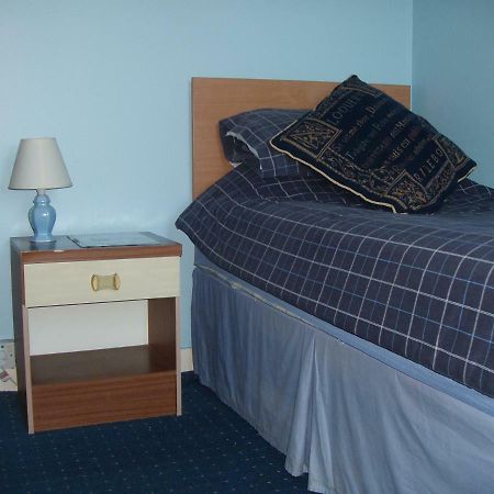 The Windsor Hotel Haverfordwest Buitenkant foto