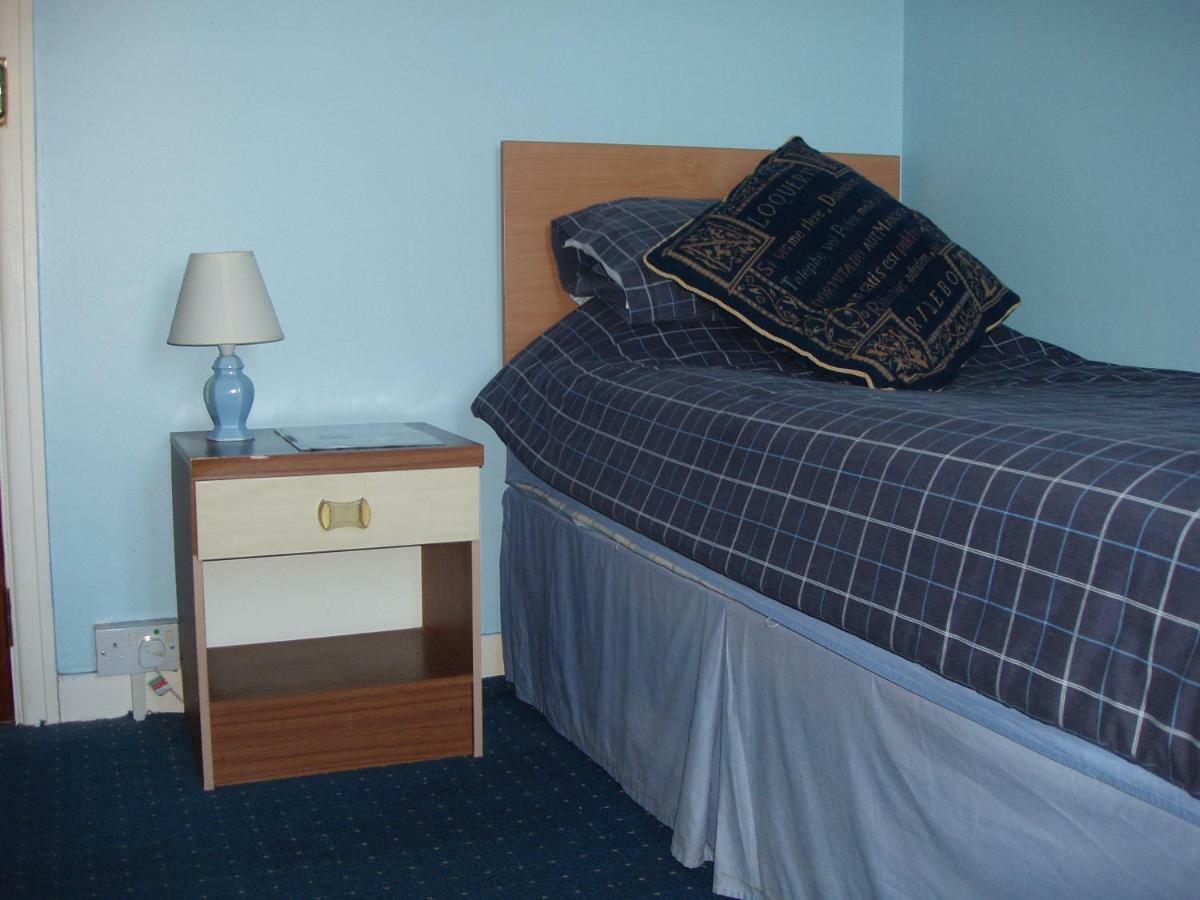 The Windsor Hotel Haverfordwest Buitenkant foto